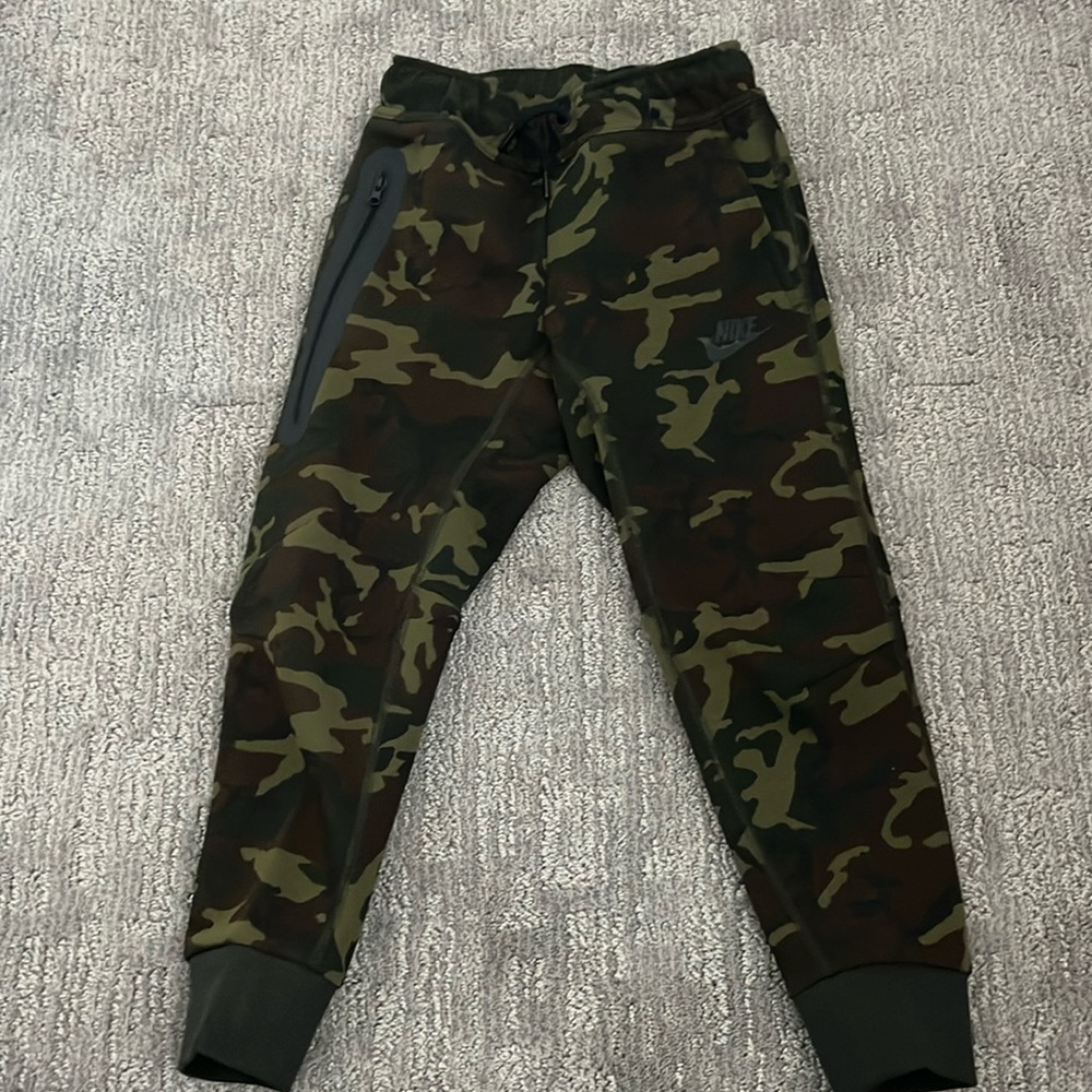 Nike Tech Camo Pants